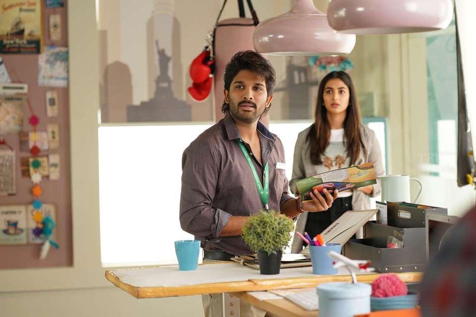 అల వైకుంఠపురం లో పోస్టర్స్