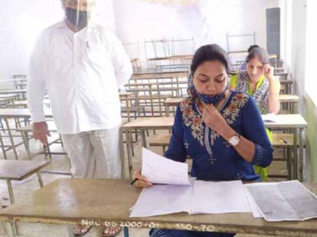 Telugu Actress Hema Appears For Degree Entrance Exam