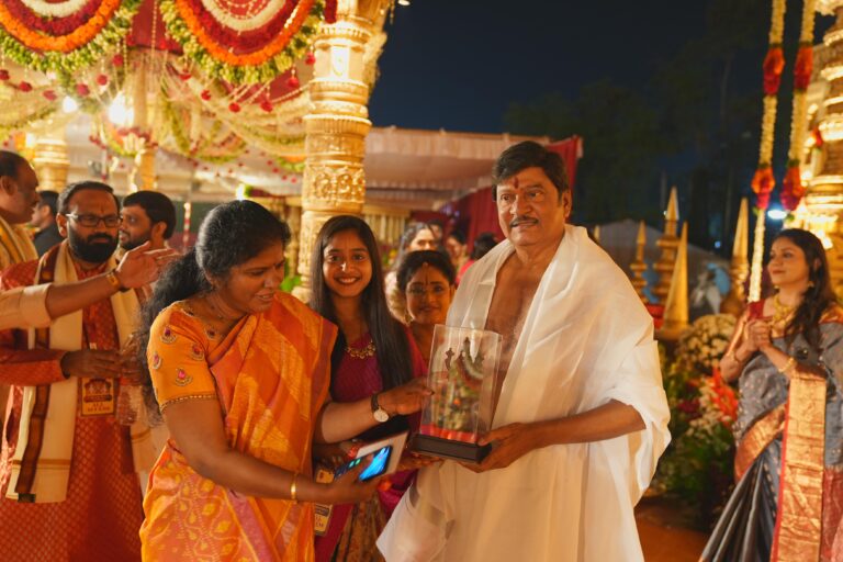 అంగరంగ వైభవంగా మహా న్యూస్ చైర్మన్ మారెళ్ళ వంశీకృష్ణ ఆధ్వర్యంలో శ్రీ శ్రీనివాస కళ్యాణం