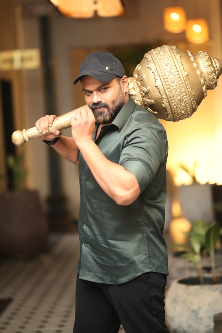 పుట్టిన రోజు సందర్భంగా మీడియాతో ప్రత్యేకంగా ముచ్చటించిన రా కింగ్ మనోజ్ మంచు
