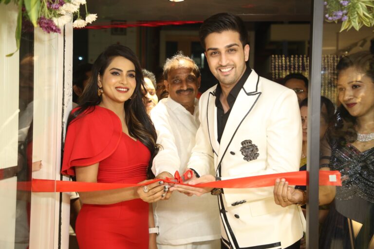 సినీ నటి హిమజ చేతుల మీదుగా చందానగర్‌లో ‘హబీబ్స్’ న్యూ ప్రీమియం సెలూన్ ఘనంగా ప్రారంభం