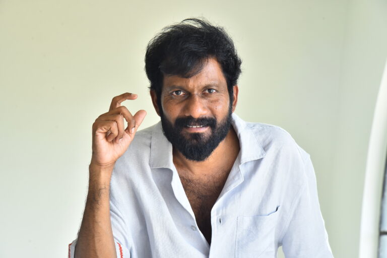 ‘పెద్ది’లో చరణ్ గారి పెర్ఫార్మెన్స్, ట్రాన్స్‌ఫర్మేషన్ మైండ్‌బ్లోయింగ్‌గా ఉంటుంది. మీ గుండెల్లో నిలిచిపోతాడు:  బుచ్చిబాబు సానా