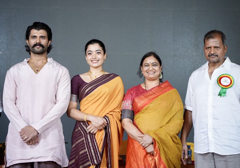 180 మంది మెరిట్ స్టూడెంట్స్ కు స్కాలర్ షిప్స్ అందజేసిన ది దేవరకొండ ఫౌండేషన్