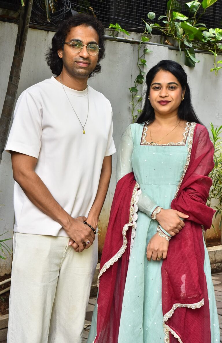 “దీవాన” సినిమా క్రియేటివ్ గా సంతృప్తినిచ్చింది, ఈ వీకెండ్ కు ఆర్థికంగా కూడా సంతృప్తిని ఇస్తుందని నమ్ముతున్నాం – ప్రొడ్యూసర్ వాసుదేవ్ కొప్పినేని & శ్రీదేవి కార్యంపూడి