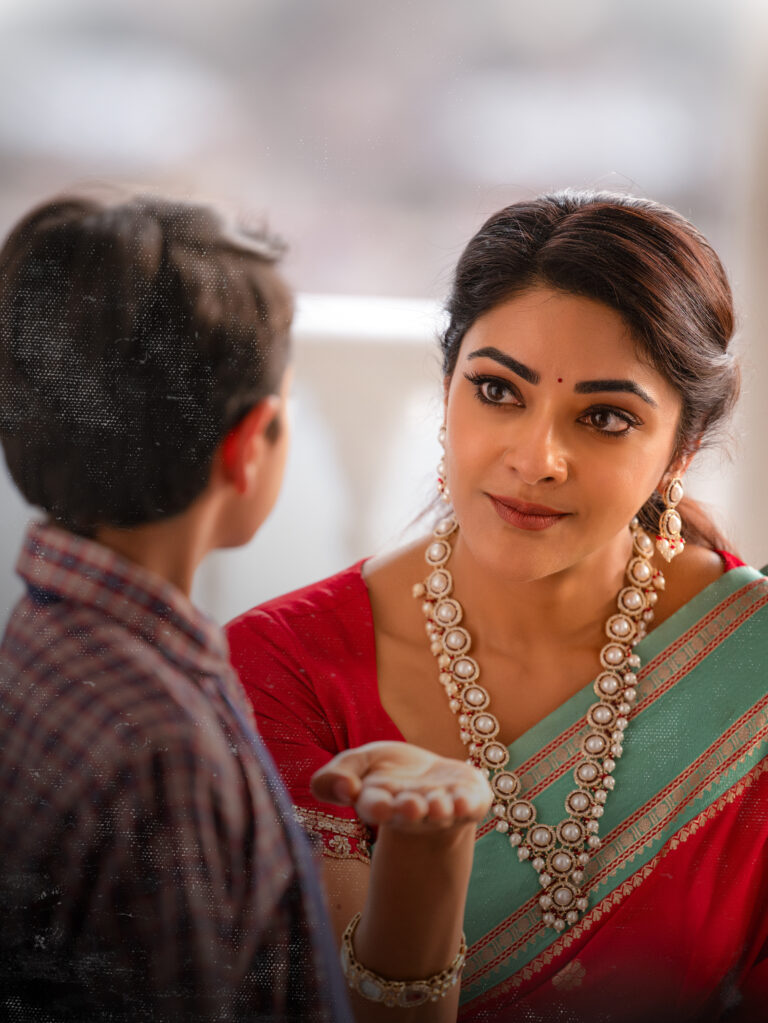 “సుధీర్స్ జోకర్” నుండి గాయత్రీ దేవిగా నటి అభిరామి