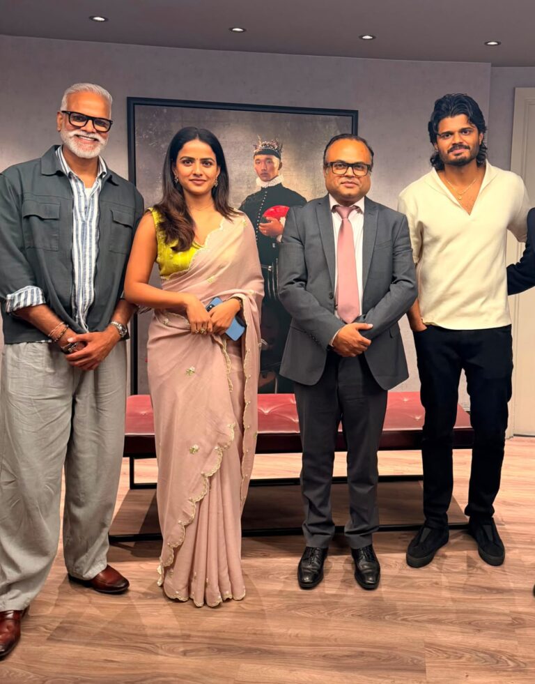 యూకే తెలుగు పీజెంట్ ఈవెంట్ లో మెరిసిన “ఎపిక్” జంట ఆనంద్ దేవరకొండ, వైష్ణవి చైతన్య