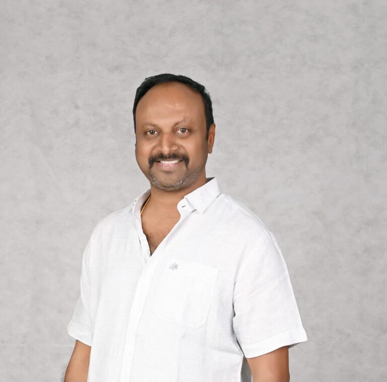 ది రెడ్ బ్యాగ్’ చిత్రంలోని ట్విస్ట్‌ల్ని ఎవ్వరూ గెస్ చేయలేరు : నిర్మాత హరికృష్ణ సోమిశెట్టి