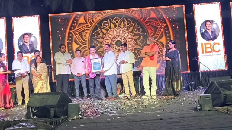 సినిమా షూటింగ్స్‌కు అనుమతులు సులభంగా లభించేలా సింగిల్ విండో విధానం తీసుకొస్తాము – విశాఖలో జరిగిన సెలబ్రిటీ గాలా ఫిల్మ్ అవార్డుల ప్రధానోత్సవంలో APFDC చైర్మన్ భరత్ భూషణ్ గారు