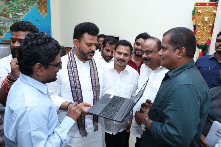 కేంద్ర పౌర విమానయాన శాఖ మంత్రి రామ్మోహన్ నాయుడు చేతుల మీదుగా “చకోర- లూనార్ లవ్ బర్డ్” సినిమా టీజర్ రిలీజ్
