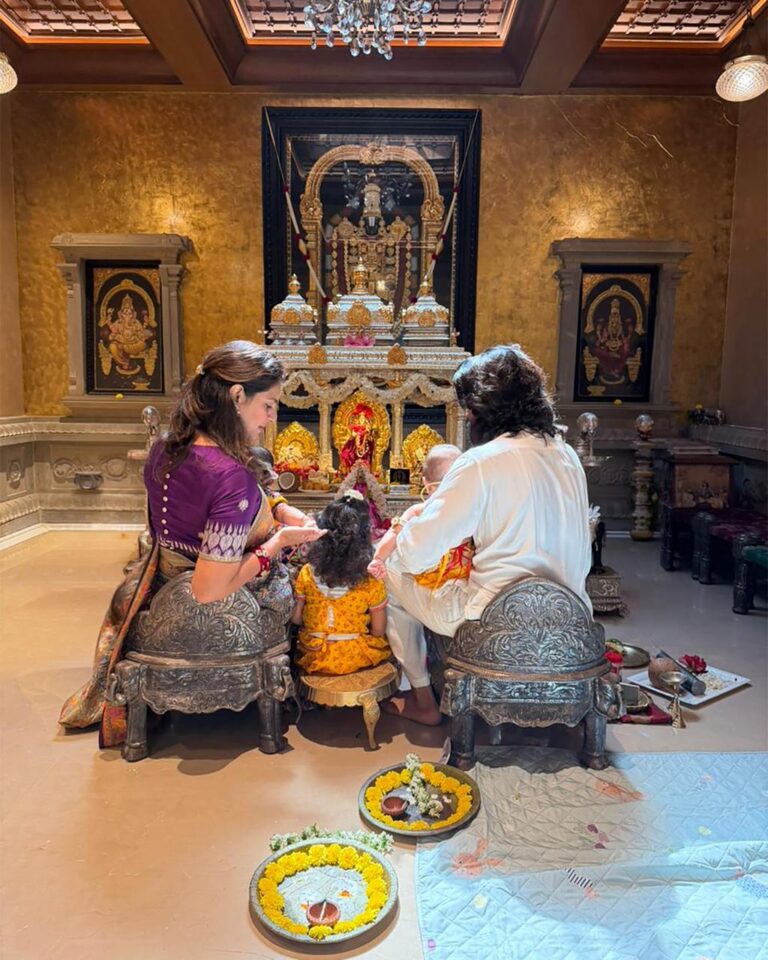శ్రీకృష్ణుడు, రాధారాణిగా తమ చిన్నారులని ముస్తాబు చేసి కృష్ణాష్టమి వేడుకలు జరుపుకున్న రామ్ చరణ్, ఉపాసన
