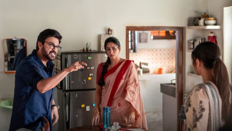 వెంకటేష్, త్రివిక్రమ్ ‘ఆదర్శ కుటుంబం – AK47’ టీజర్ విడుదల