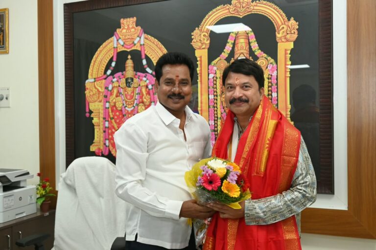 ప్రముఖ తెలుగు గాయకుడు, సంగీత దర్శకుడు, నటుడు మరియు నిర్మాత ఆర్.పి. పట్నాయక్ ఎస్వీబీసీ ఛైర్మన్‌ను కలిశారు – భక్తి ప్రాజెక్టుల సహకారంపై చర్చ