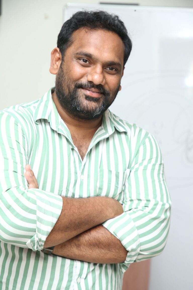 ‘ది రెడ్ బ్యాగ్’తో దర్శకుడిగా తనదైన ముద్ర వేసిన రవి కుమార్ సీరపు