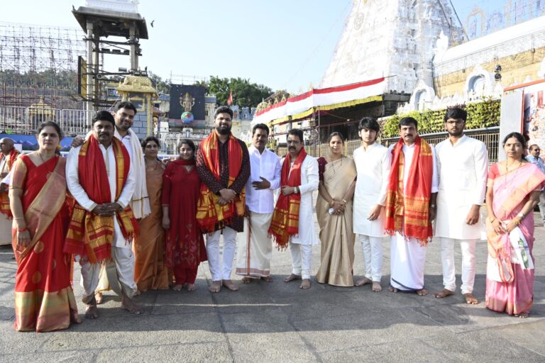 శ్రీవారిని దర్శించుకున్న ఏపీ ఎఫ్డిసి చైర్మన్ భరత్ భూషణ్ – త్వరలోనే నంది అవార్డు జరుగుతున్నట్టు తెలిపారు
